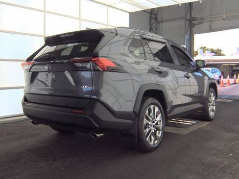 Used 2021 Toyota RAV4 XLE Premium FWD image 4