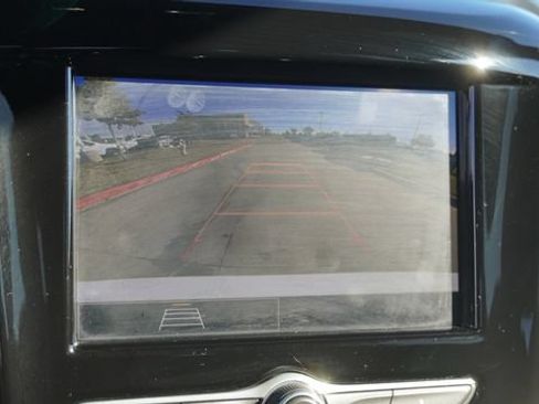 Used 2023 Chevrolet Traverse LT FWD image 26