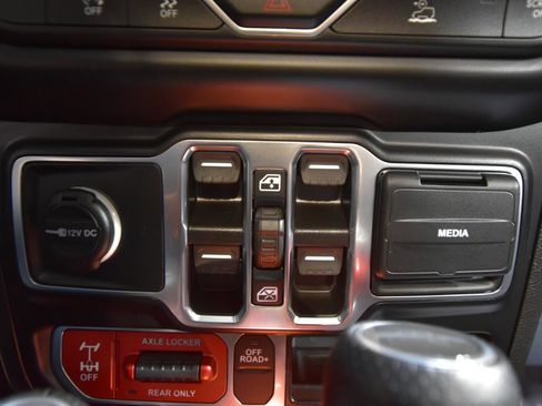 Used 2021 Jeep Gladiator Mojave AWD/4WD image 34
