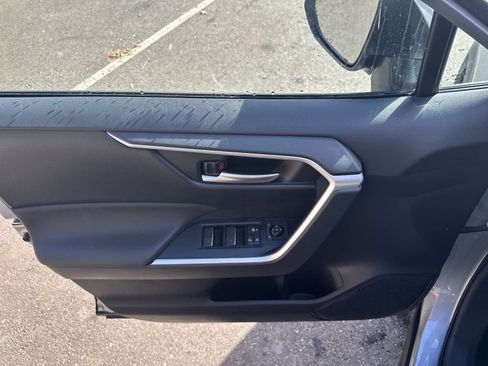 Used 2025 Toyota RAV4 XLE image 13