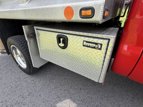 Used 2016 Ford F550 4x4 Regular Cab Super Duty image 6