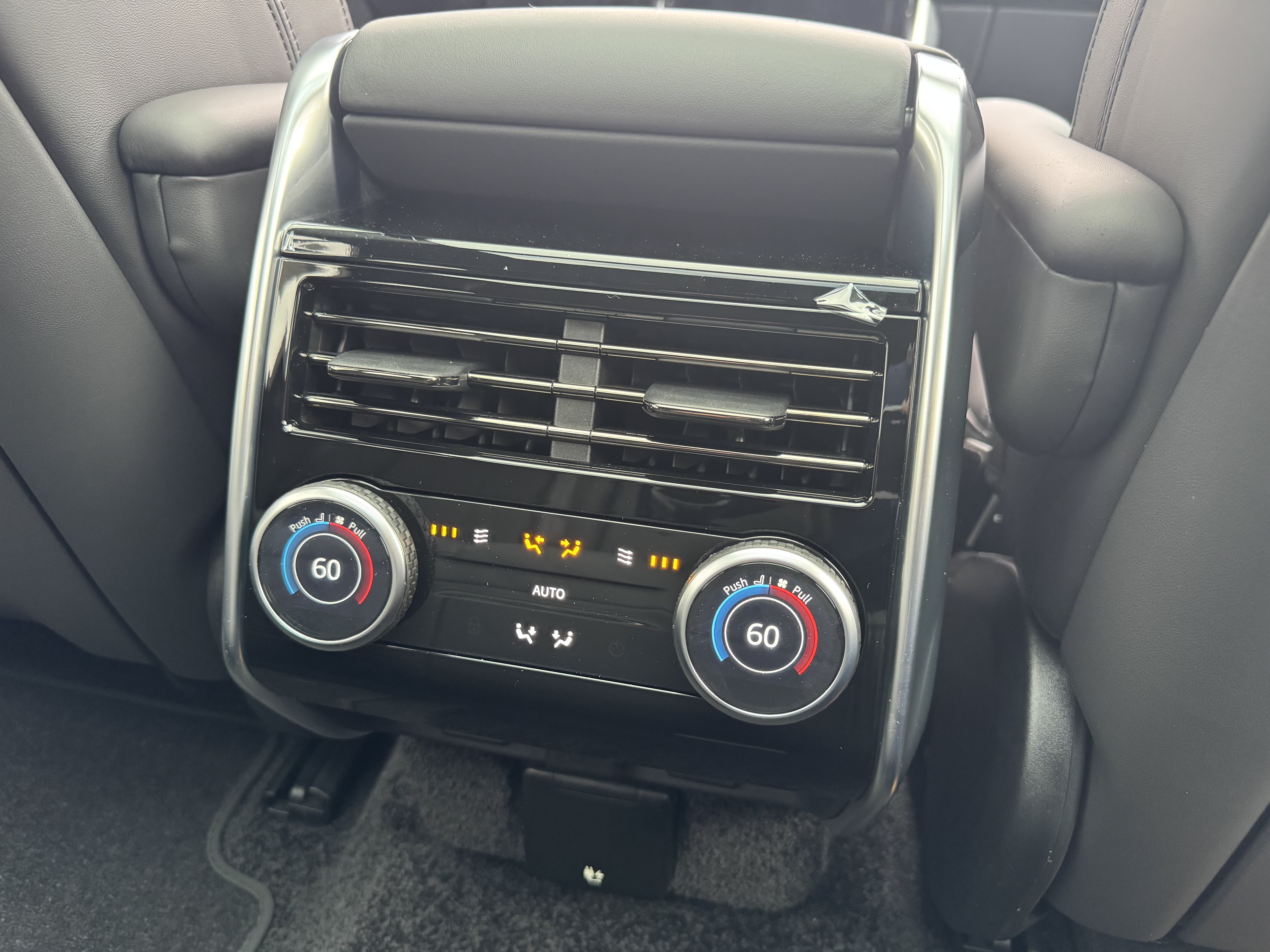 Used 2026 Land Rover Range Rover SE AWD/4WD image 27