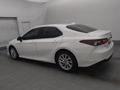 Used 2021 Toyota Camry LE image 3