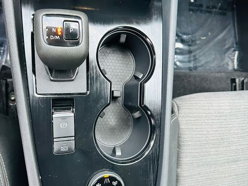 Used 2022 Nissan Rogue SV image 25