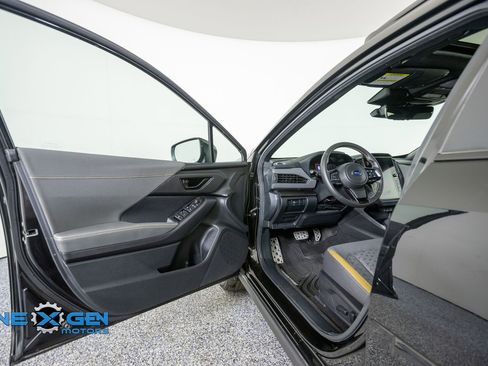 Used 2025 Subaru Crosstrek 2.5i Sport AWD/4WD image 9