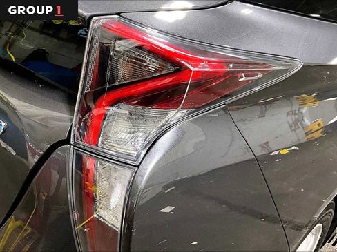 Certified 2016 Toyota Prius Three image 28