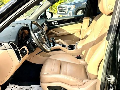 Used 2019 Porsche Cayenne AWD/4WD image 11