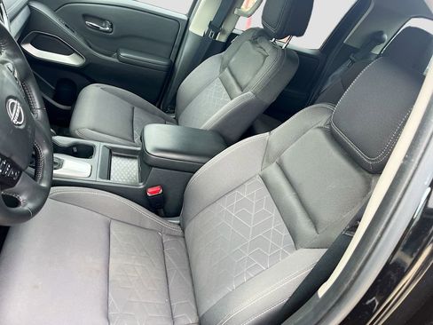 Used 2025 Nissan Frontier SV w/ SV Convenience Package RWD image 18