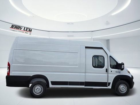 New 2025 RAM ProMaster 3500 image 9