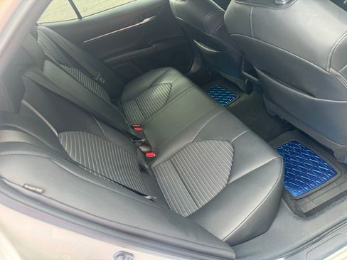 Used 2023 Toyota Camry SE image 8