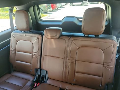 Certified 2023 Lincoln Navigator L Reserve RWD image 12