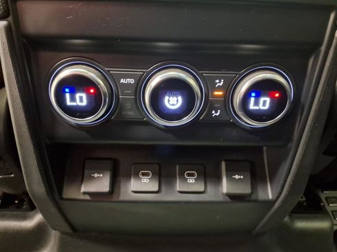 Used 2021 Land Rover Defender 110 X-Dynamic SE AWD/4WD image 26