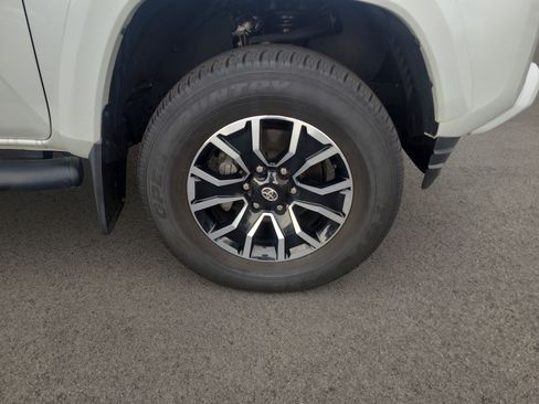Certified 2023 Toyota Tacoma TRD Sport AWD/4WD image 12
