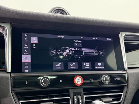 Certified 2024 Porsche Macan AWD/4WD image 45