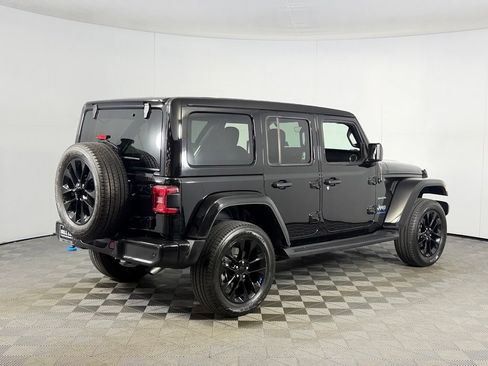 Used 2023 Jeep Wrangler Unlimited Sahara w/ Safety Group AWD/4WD image 7