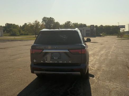 Used 2024 Toyota Sequoia Capstone image 7