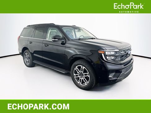 Used 2025 Ford Expedition Active AWD/4WD image 1