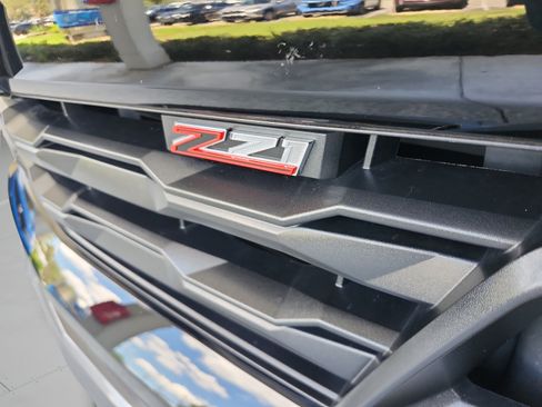 Used 2024 Chevrolet Colorado Z71 AWD/4WD image 32