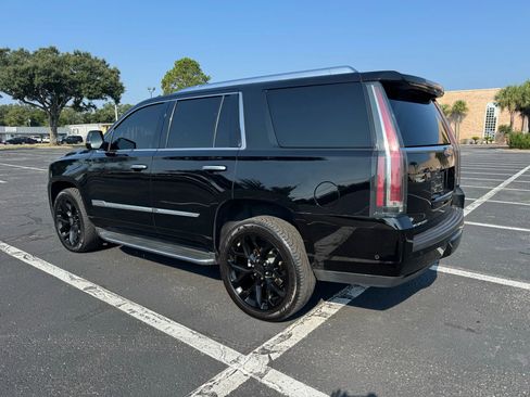 Used 2017 Cadillac Escalade Luxury image 8
