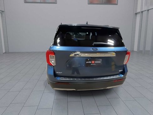 Used 2020 Ford Explorer XLT w/ Equipment Group 202A image 7