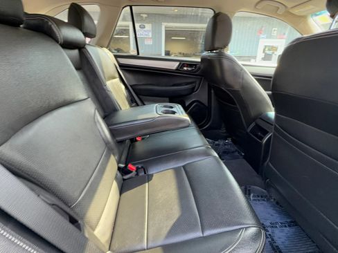 Used 2017 Subaru Outback 2.5i Premium AWD/4WD image 18
