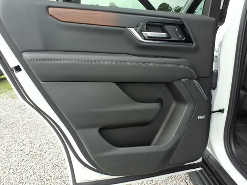 New 2026 GMC Yukon Denali w/ LPO, Floor Liner Package AWD/4WD image 17