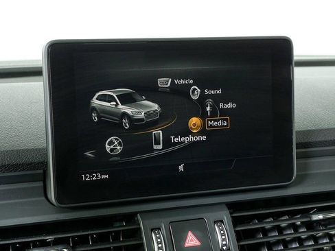 Used 2020 Audi Q5 2.0T Premium w/ Convenience Package image 13