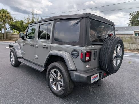 Used 2022 Jeep Wrangler Unlimited Sahara AWD/4WD image 6