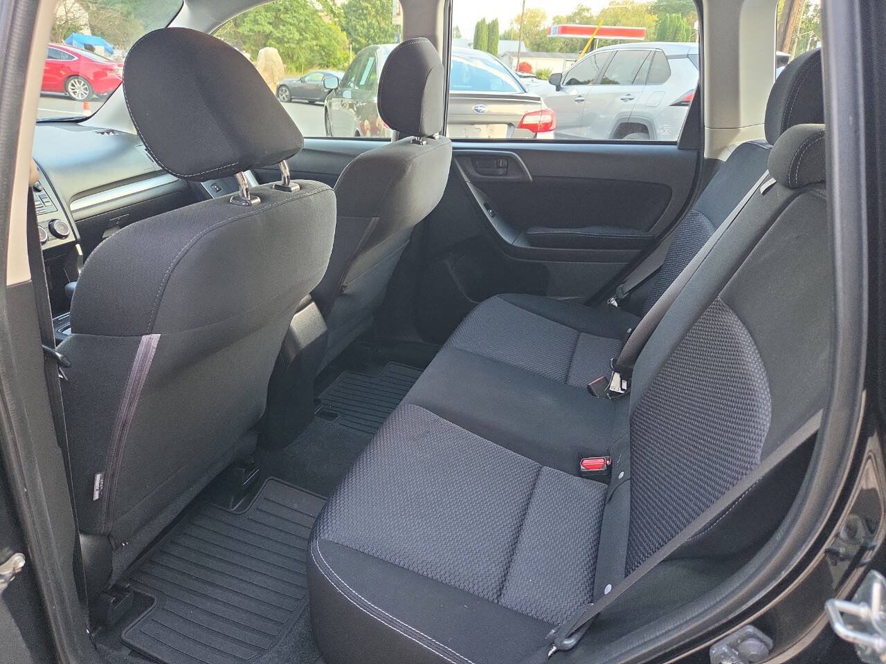 Used 2014 Subaru Forester 2.5i AWD/4WD image 16