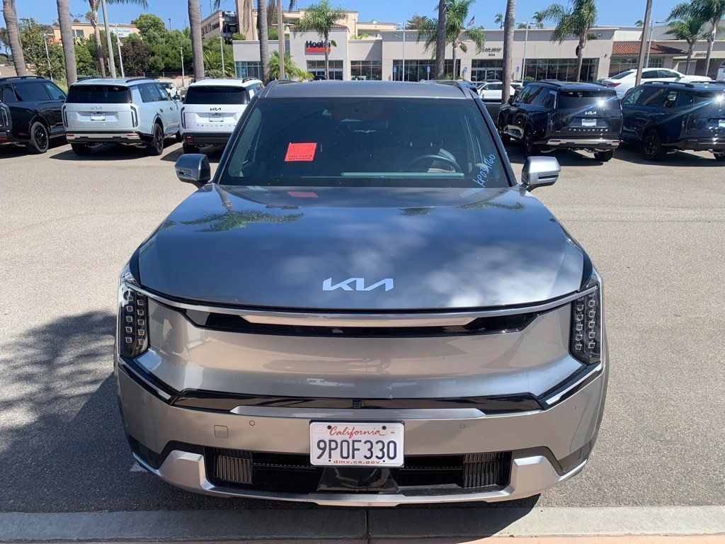 Certified 2024 Kia EV9 Land AWD/4WD image 3