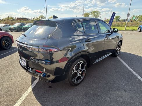 Certified 2025 Alfa Romeo Tonale w/ Premium Package AWD/4WD image 13
