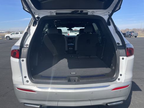 Used 2024 Buick Enclave Essence w/ Experience Buick Package image 17