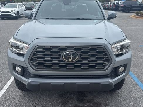 Used 2021 Toyota Tacoma TRD Off-Road w/ TRD Premium Off Road Package image 4