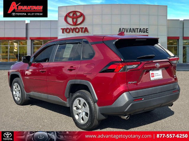 Used 2022 Toyota RAV4 LE AWD/4WD image 10