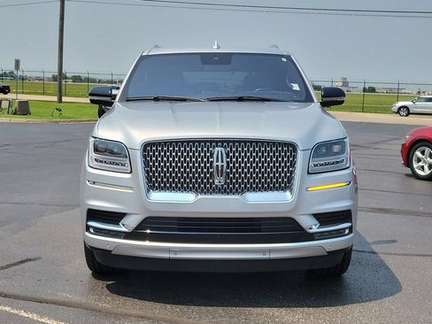 Used 2019 Lincoln Navigator Reserve AWD/4WD image 2