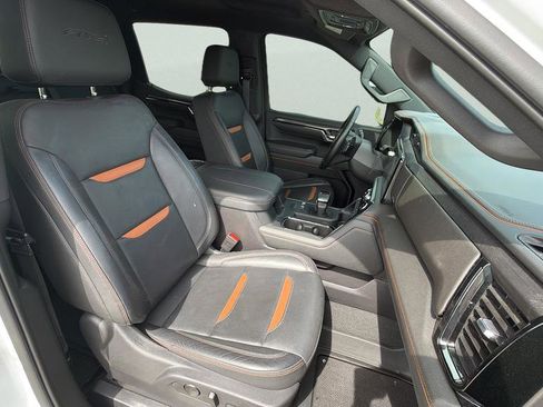 Used 2024 GMC Sierra 1500 AT4 w/ Technology Package AWD/4WD image 19