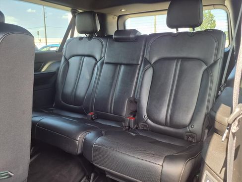 Used 2024 Jeep Wagoneer L Series III w/ Flexible Seating Group AWD/4WD image 15