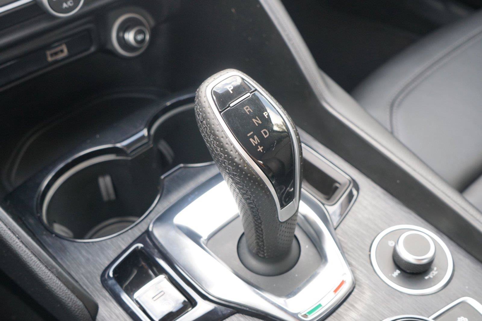 Used 2020 Alfa Romeo Giulia w/ Nero Edizione RWD image 14