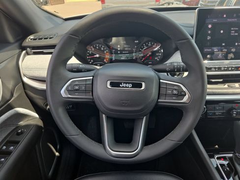 Used 2023 Jeep Compass Latitude AWD/4WD image 21
