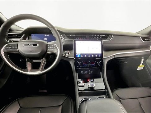 New 2025 Jeep Grand Cherokee L Limited w/ Black Appearance Package image 6