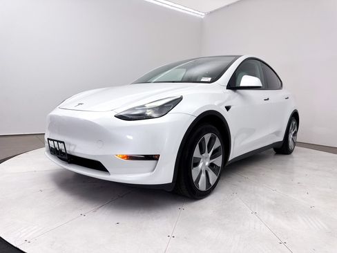 Used 2023 Tesla Model Y Long Range AWD/4WD image 14