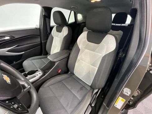 Used 2024 Chevrolet Trax LS FWD image 7