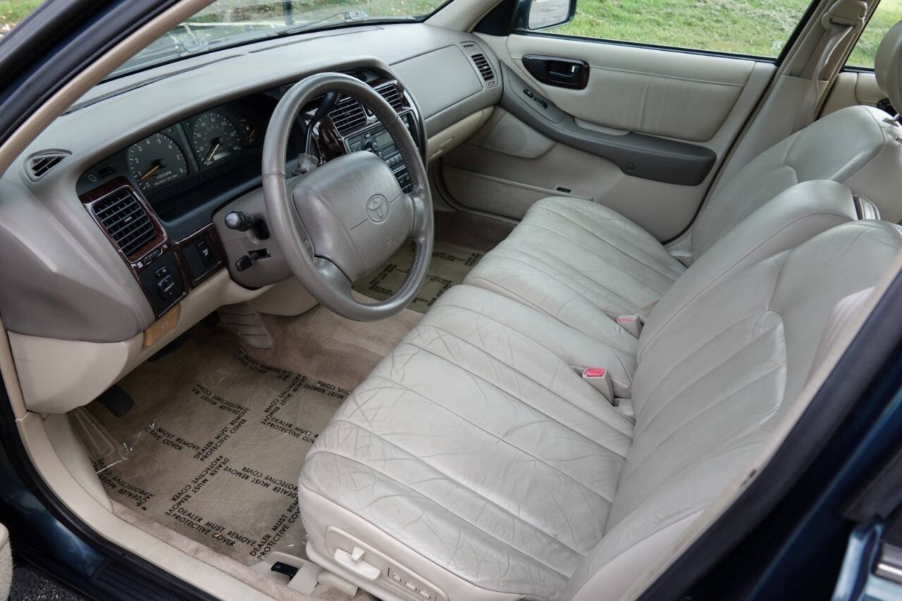 Used 1999 Toyota Avalon XLS FWD image 60