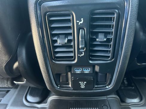 Used 2021 Jeep Grand Cherokee Limited image 32