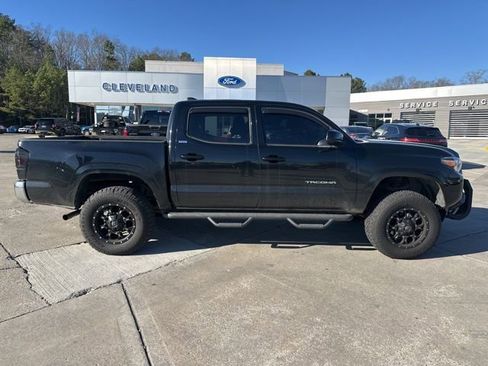 Used 2019 Toyota Tacoma SR5 image 11