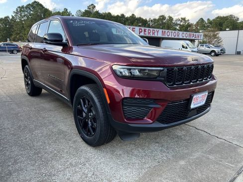 New 2025 Jeep Grand Cherokee Altitude image 1