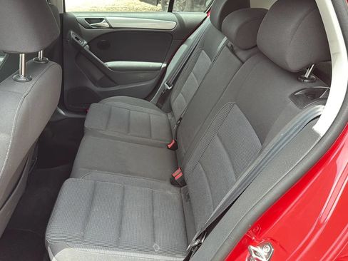 Used 2013 Volkswagen Golf 4-Door FWD image 17