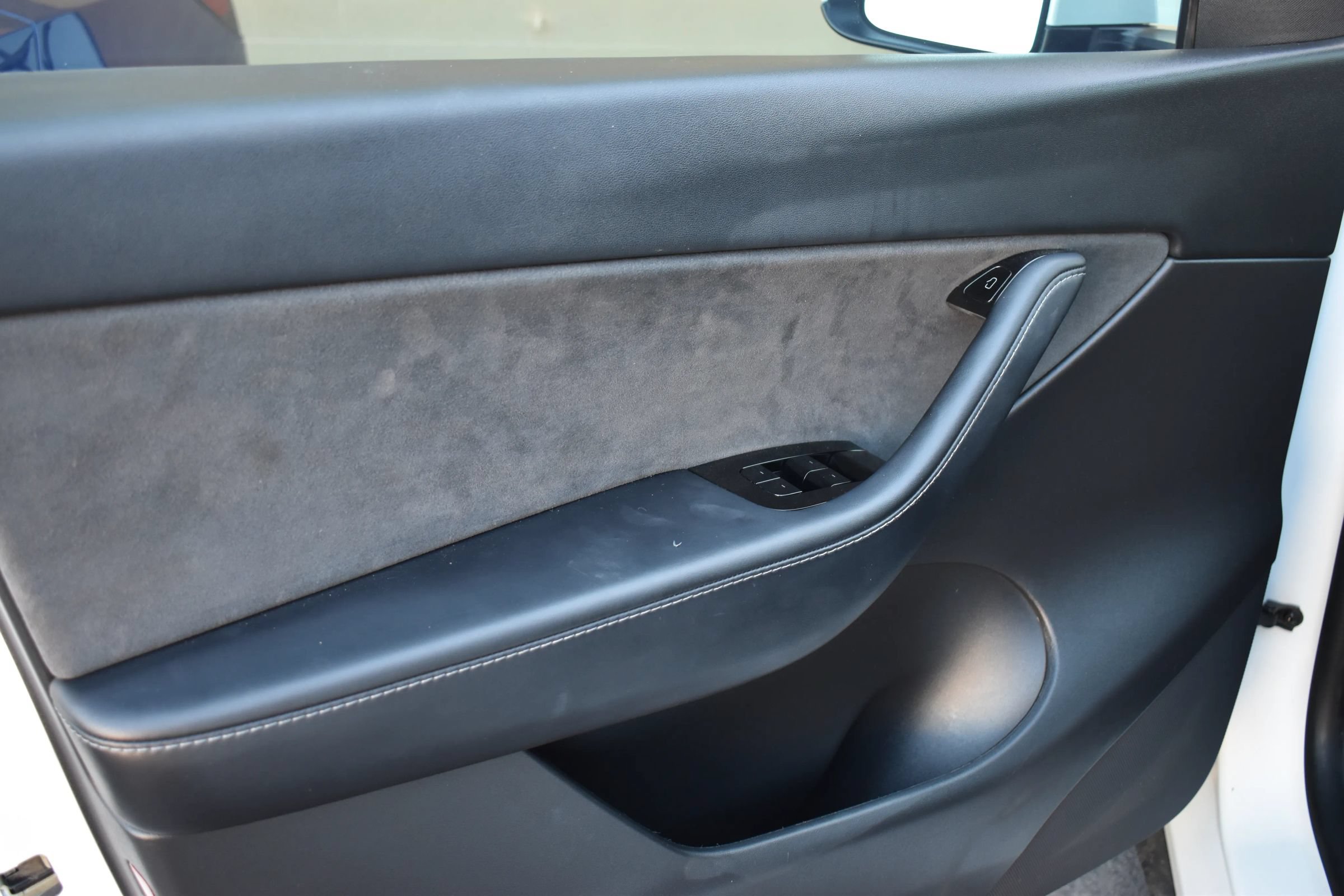 Used 2021 Tesla Model Y Long Range AWD/4WD image 18