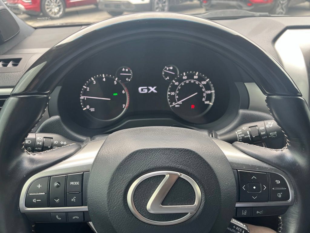 Used 2022 Lexus GX 460 Luxury w/ Accessory Package AWD/4WD image 11