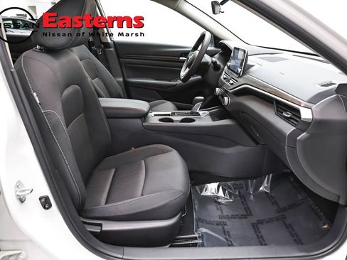 Used 2025 Nissan Altima 2.5 SV FWD image 23